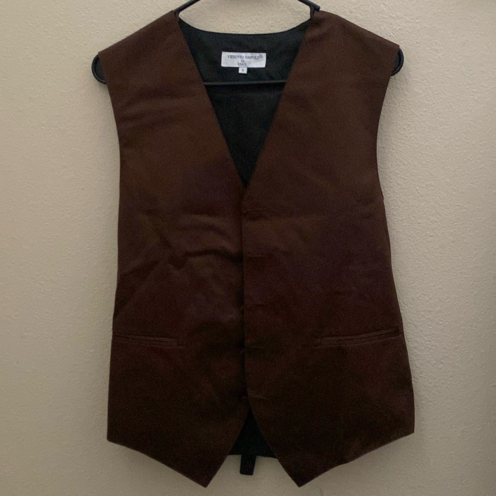 Men’s brown vest